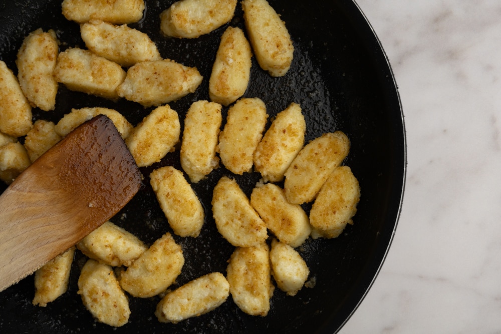 Cooking lazy pierogi with breadcrumbs