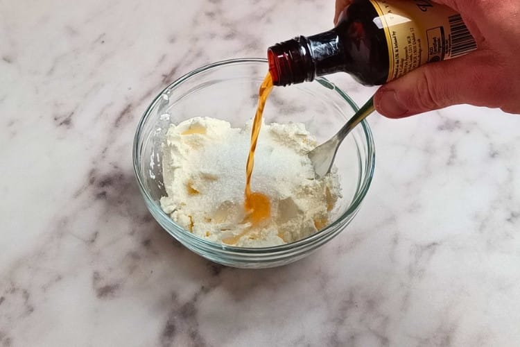 Cream cheese pierogi filling: adding ingredients