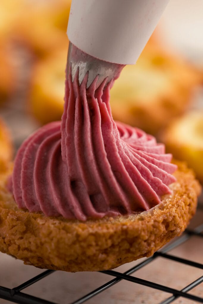 Raspberry pastry cream for filling