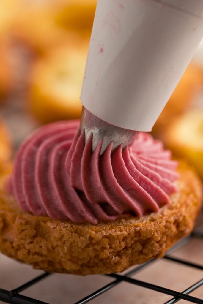 Raspberry pastry cream for filling