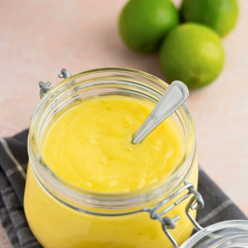 Smooth lemon curd in a jar