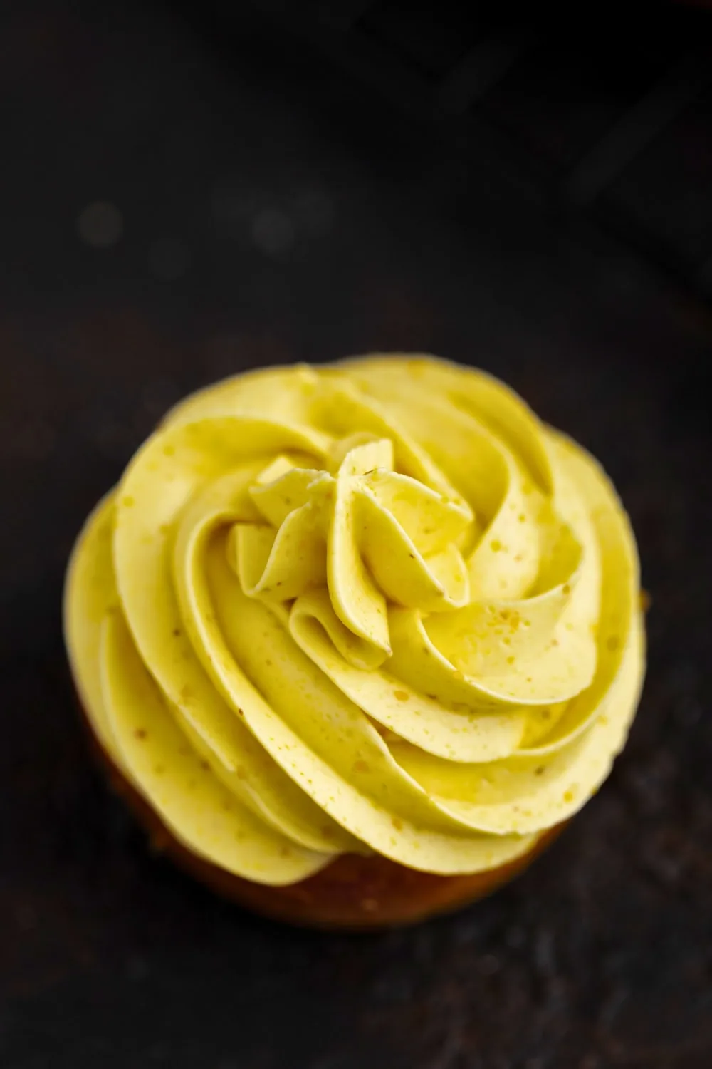 Pistachio whipped frosting