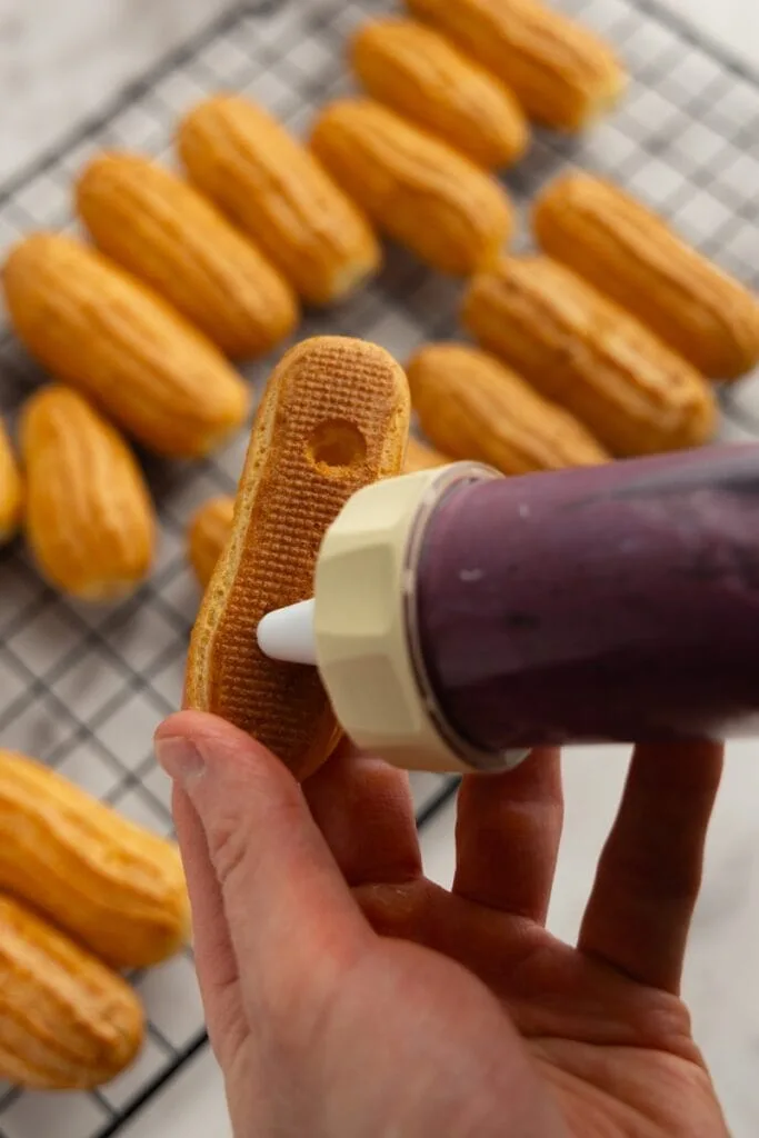 Piping the filling