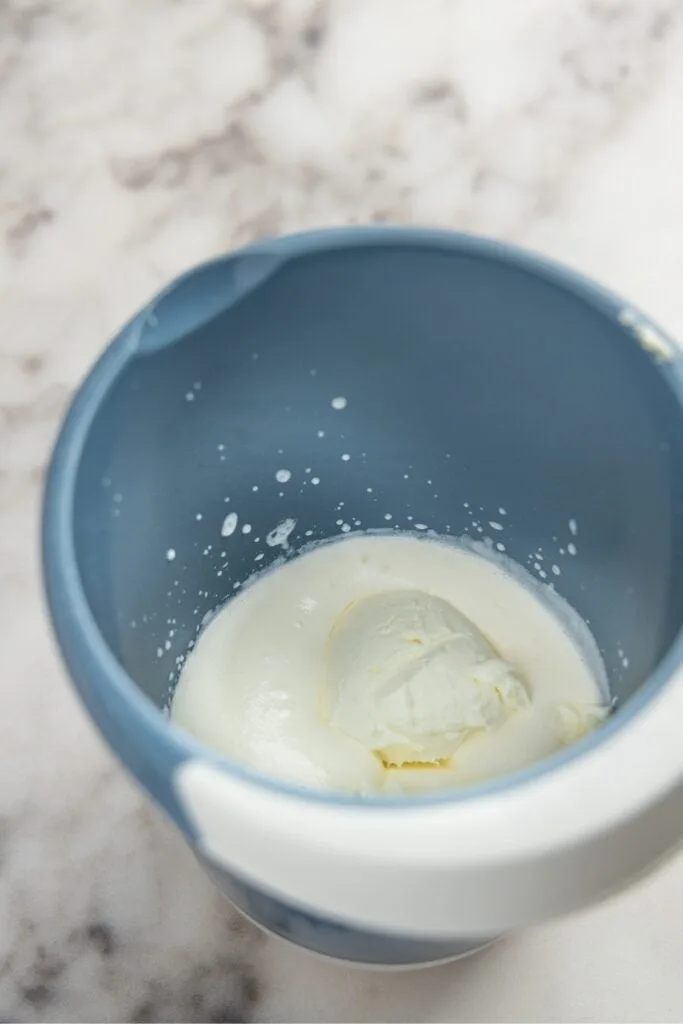 Mascarpone and heavy cream