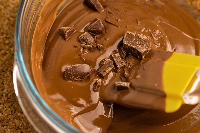 How to temper chocolate - featured image