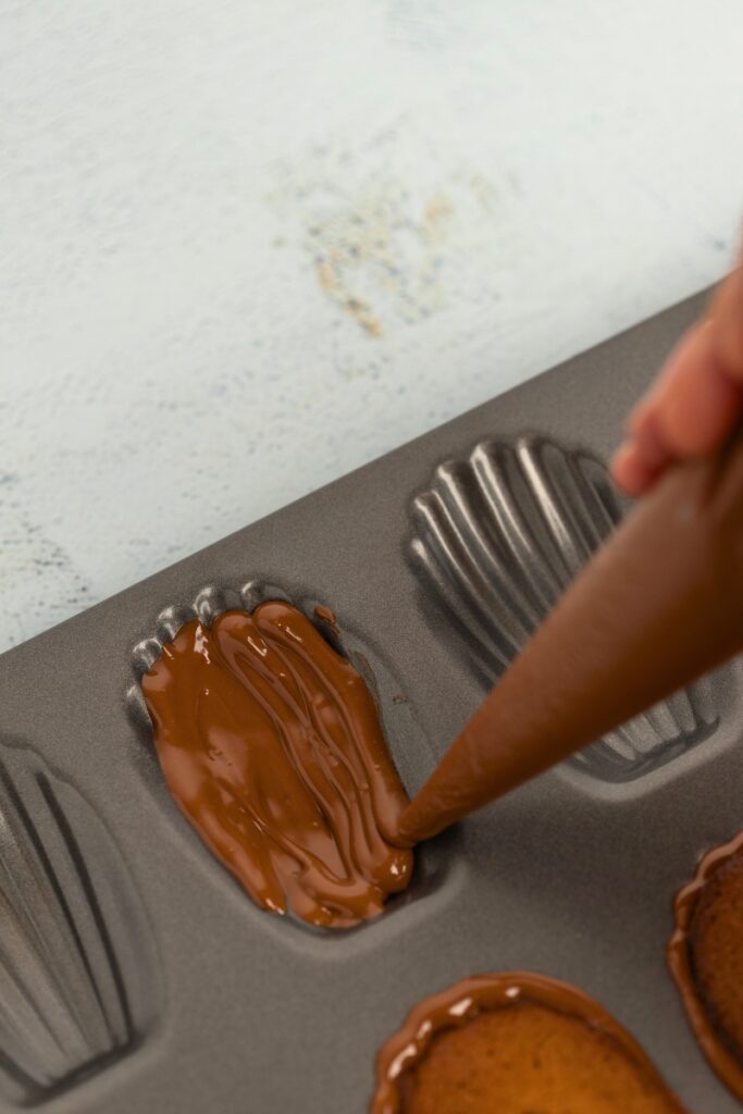 Making chocolate shells