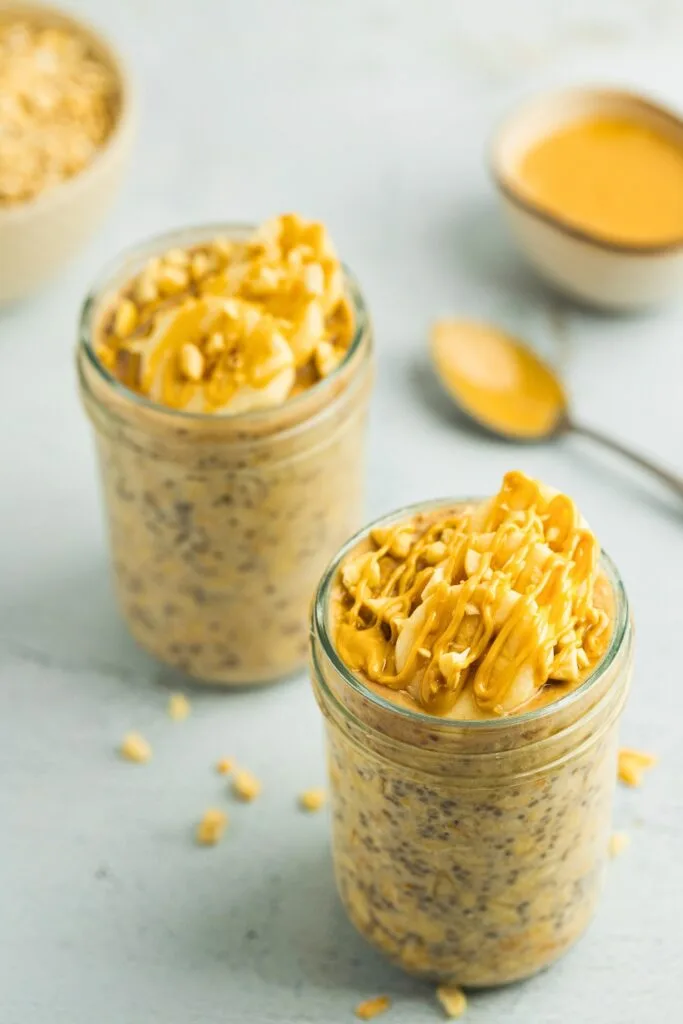 Smooth overnight oats with banana and peanut butter blend