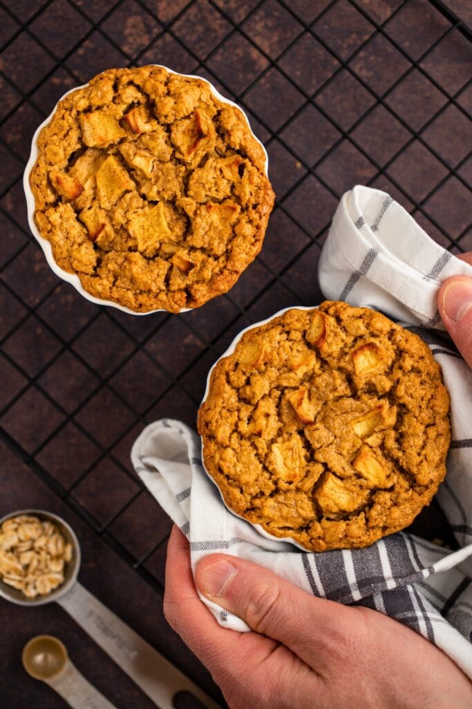 Apple flavored baked oats