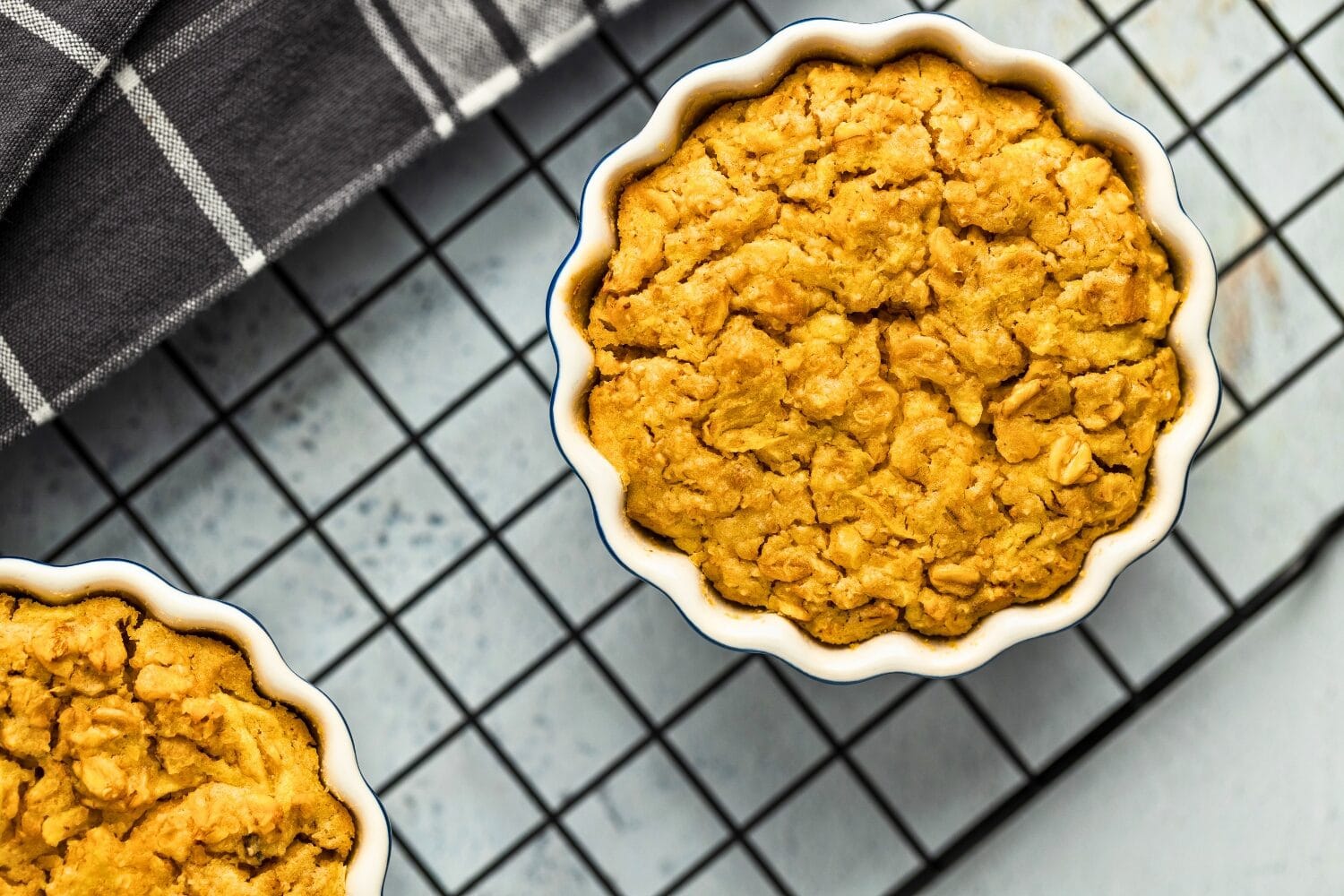 Meal prep friendly lemon baked oats