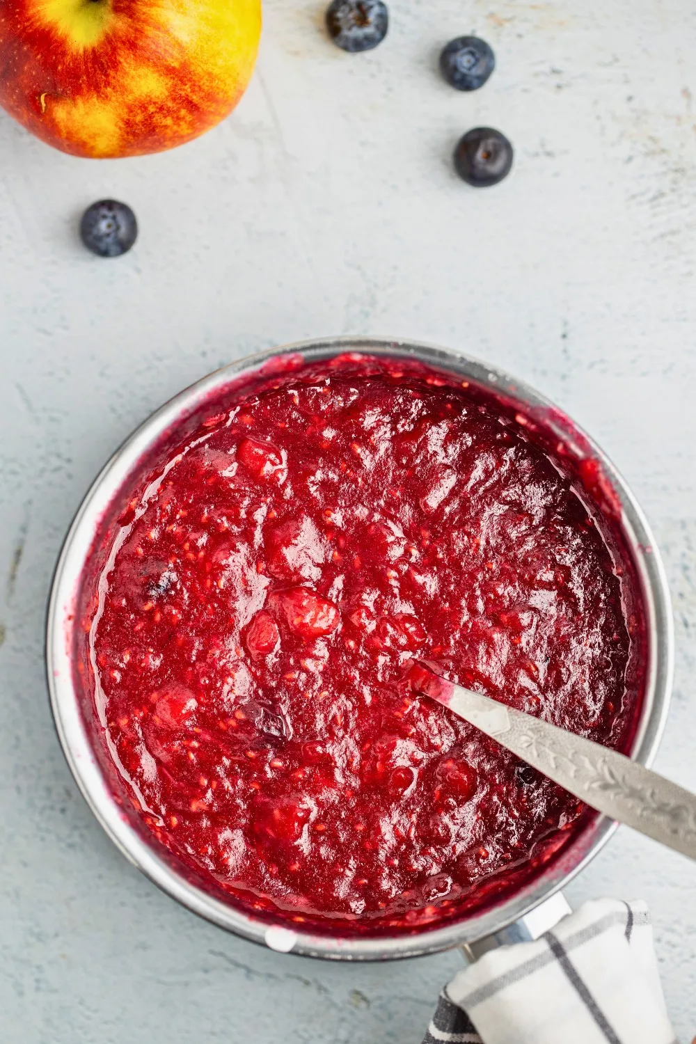 Apple mixed berries compote topdown