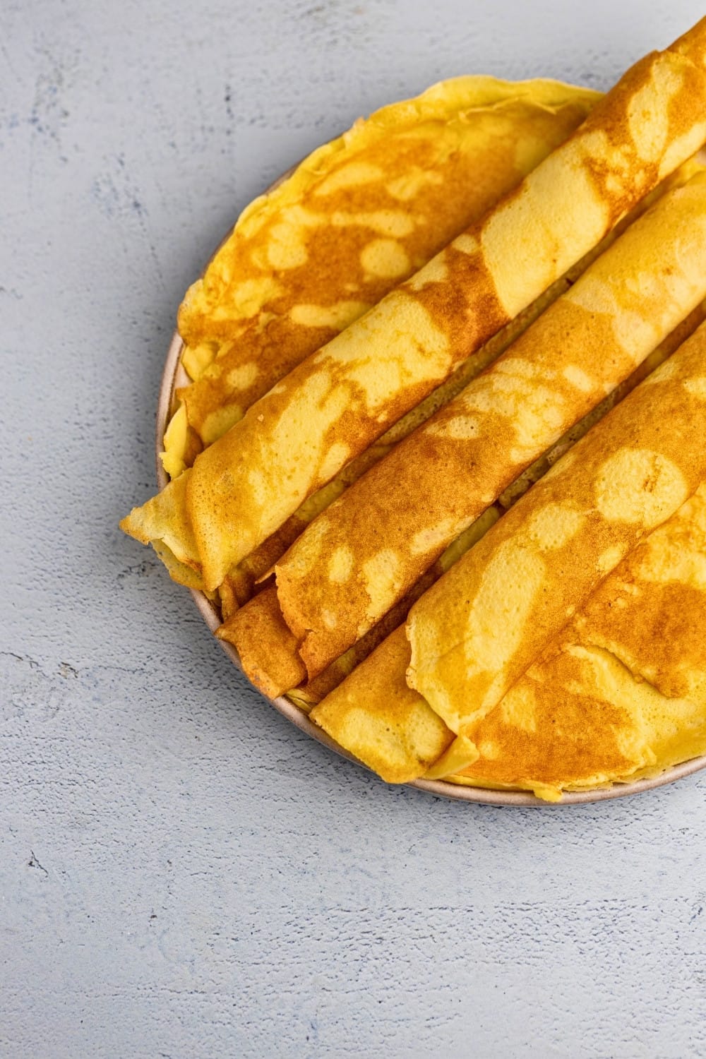 Cottage cheese crepes rolled