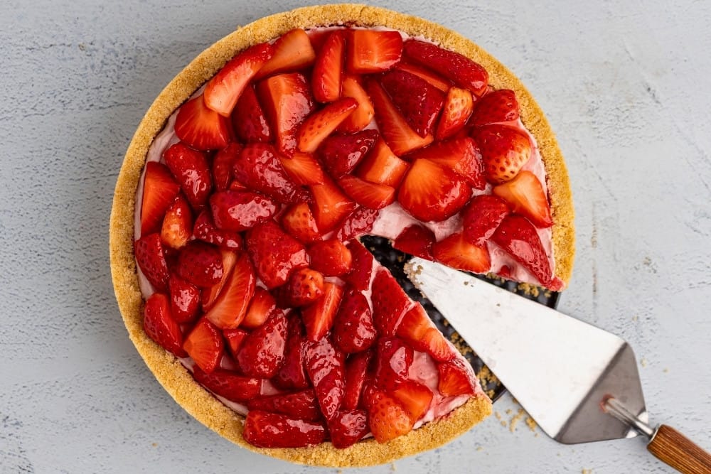 No bake strawberry cheesecake featured image