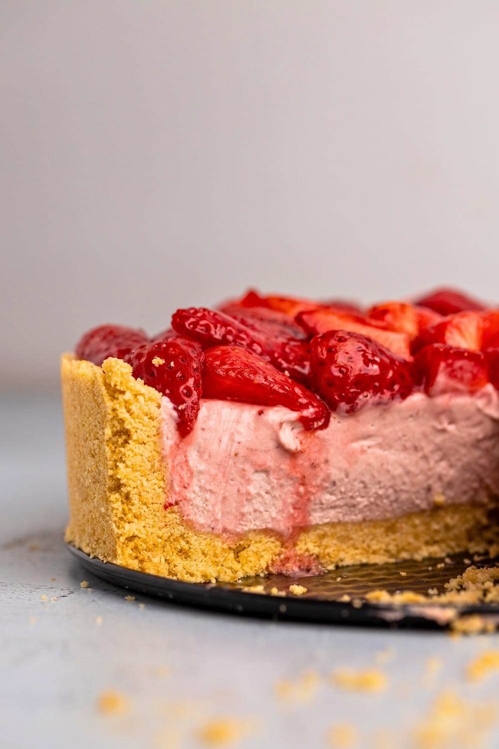 No bake strawberry cheesecake side cut