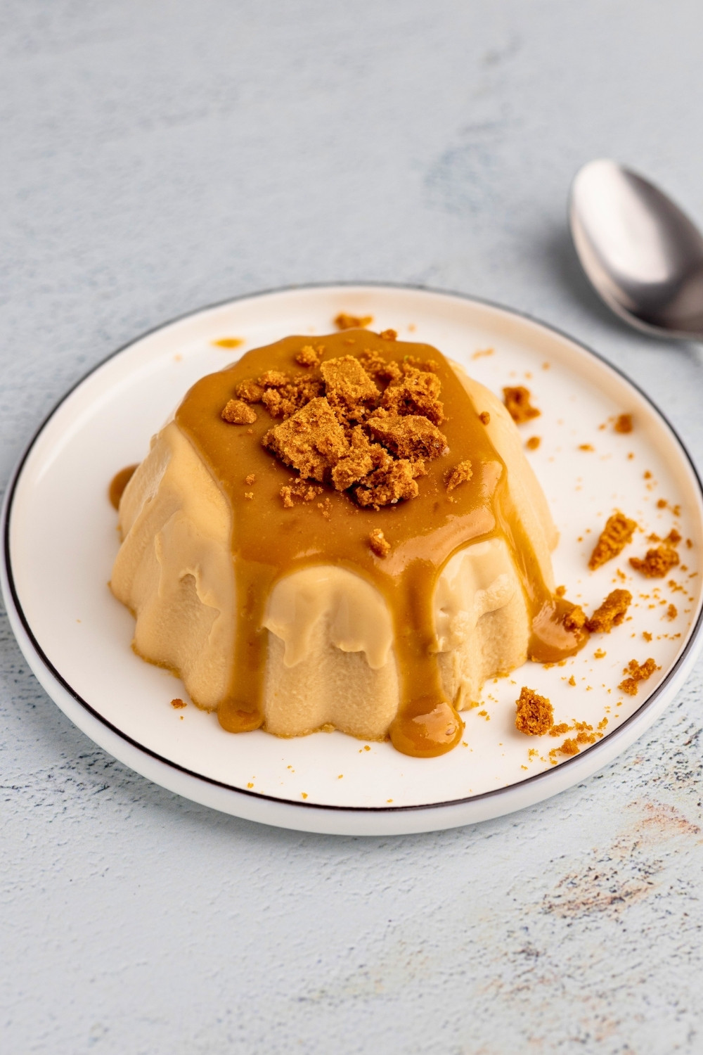 Biscoff panna cottta plated