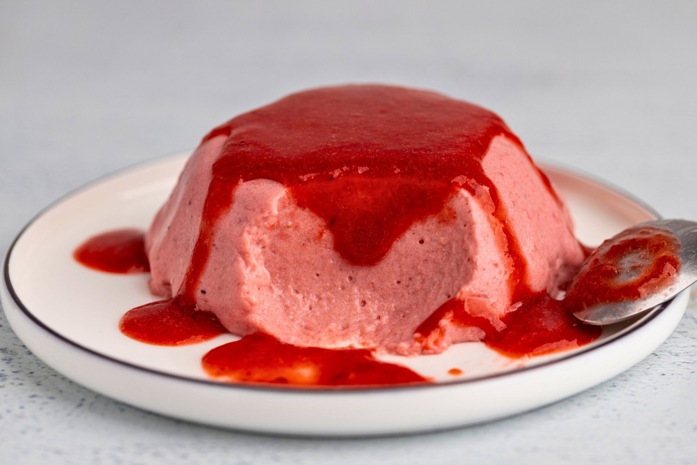 Strawberry panna cotta featured image