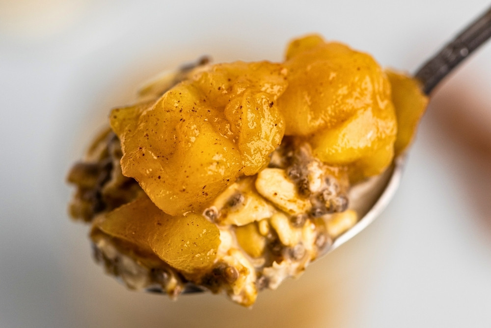 Apple cinnamon overnight oats featured image